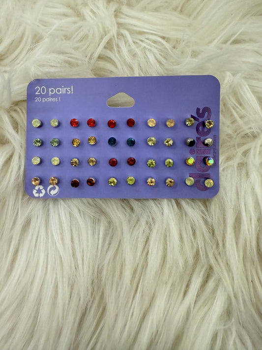 Claire’s pack of 20 rainbow studs ( sensitive solutions)