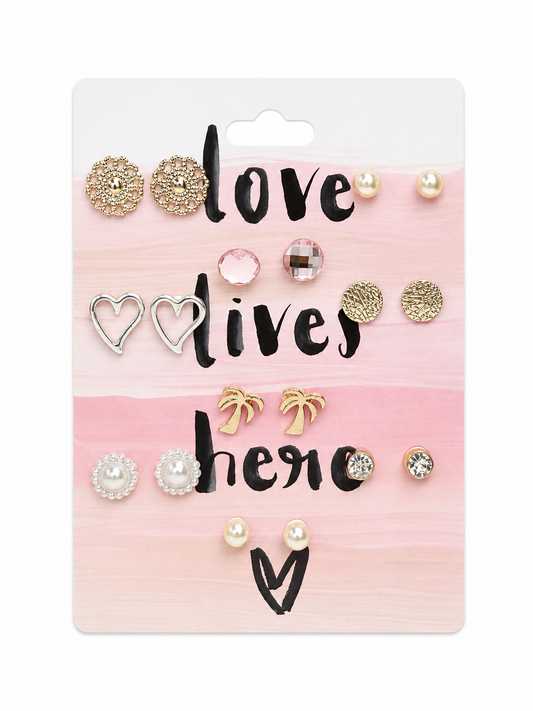 Love lives here girly everyday essentials