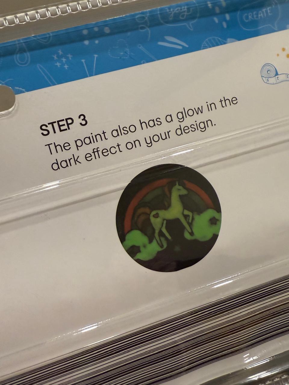 Anko Australia Fabric Paint Pack of 12 (Glow in the dark)